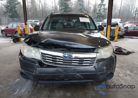 2010 Subaru Forester 2.5X Premium из США, поврежденный, VIN JF2SH6CC2AH749316